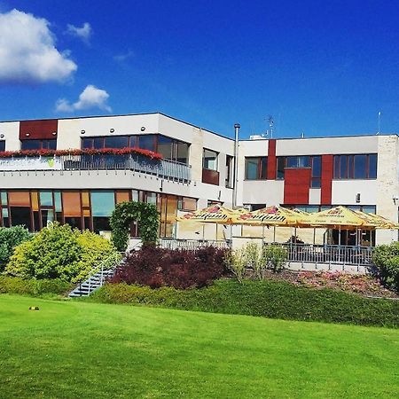 Hotel Beroun Golf Club Esterno foto