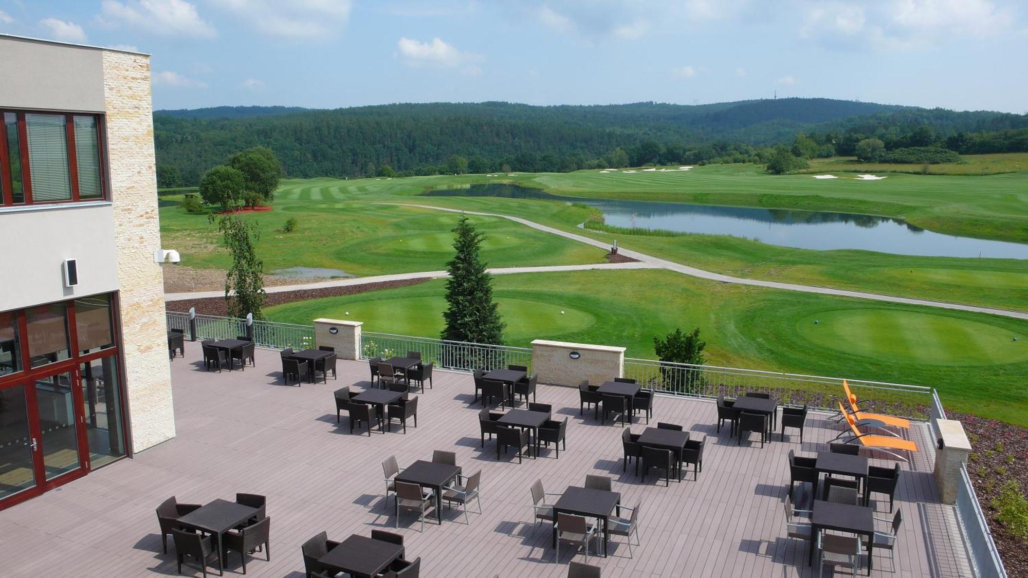 Hotel Beroun Golf Club Esterno foto