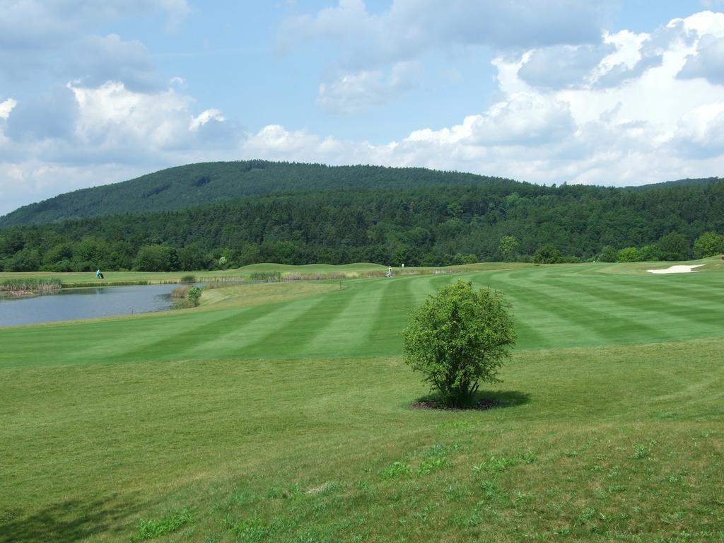 Hotel Beroun Golf Club Esterno foto
